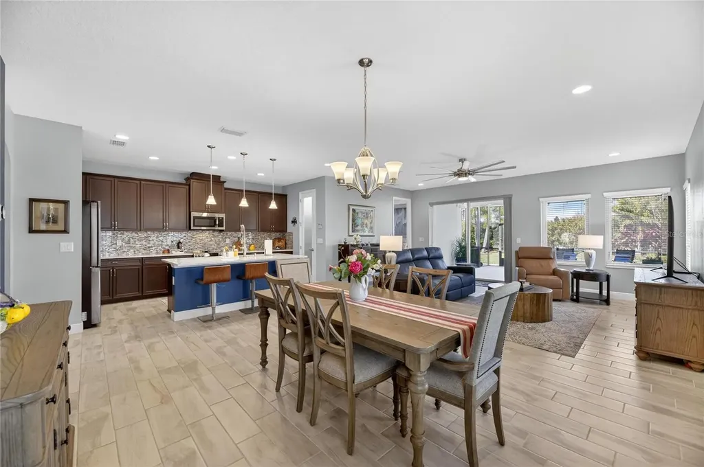 7406 Futura Place Apollo Beach FL 33572