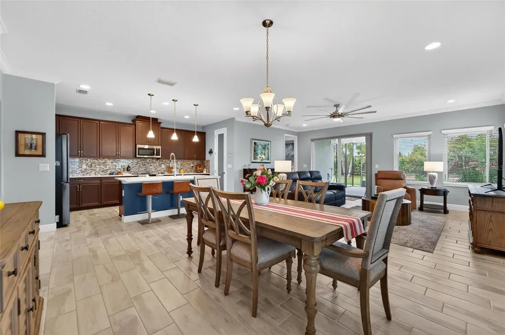 7406 Futura Place Apollo Beach FL 33572