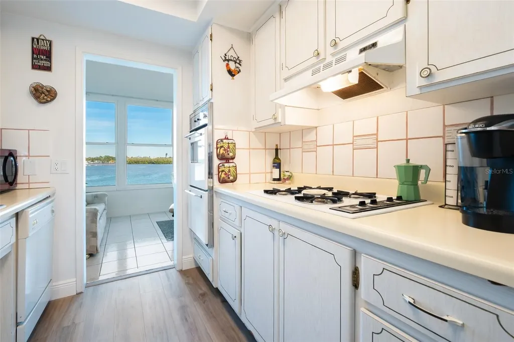 1847 Shore Drive S South Pasadena FL 33707