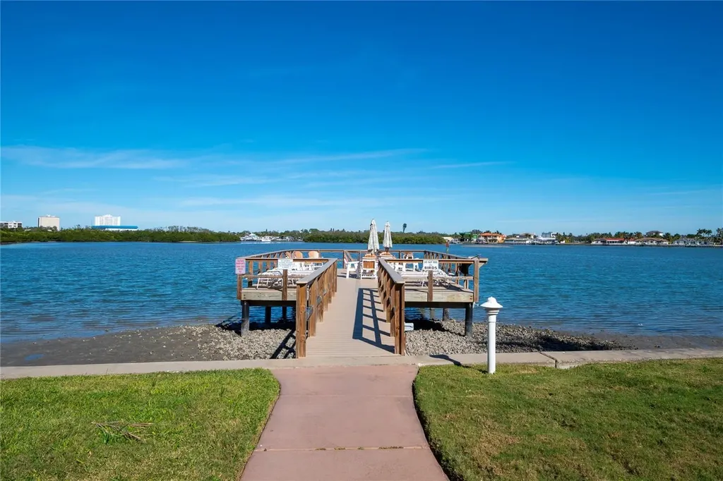 1847 Shore Drive S South Pasadena FL 33707
