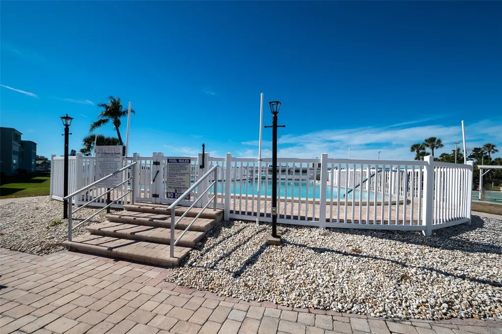 1847 Shore Drive S South Pasadena FL 33707