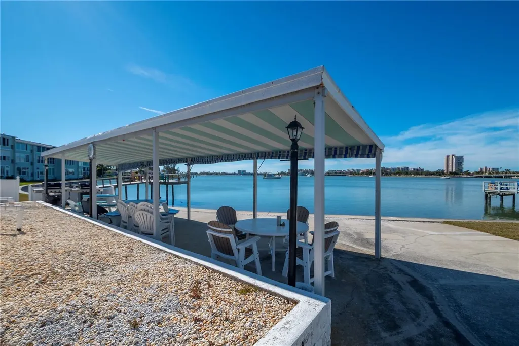 1847 Shore Drive S South Pasadena FL 33707