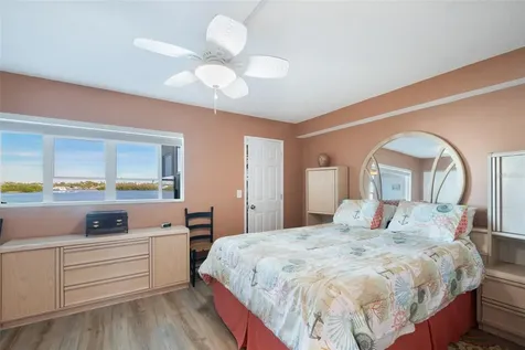 1847 Shore Drive S South Pasadena FL 33707