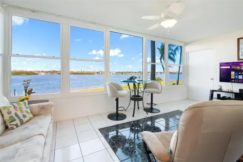 1847 Shore Drive S South Pasadena FL 33707