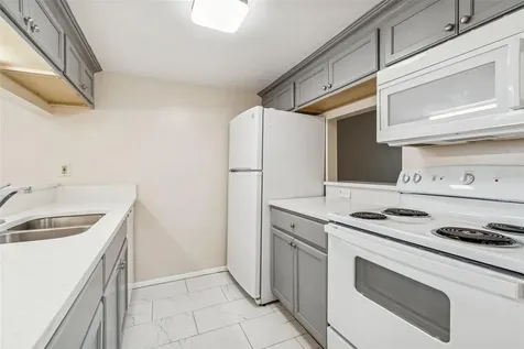 7015 Waterside Drive Tampa FL 33617