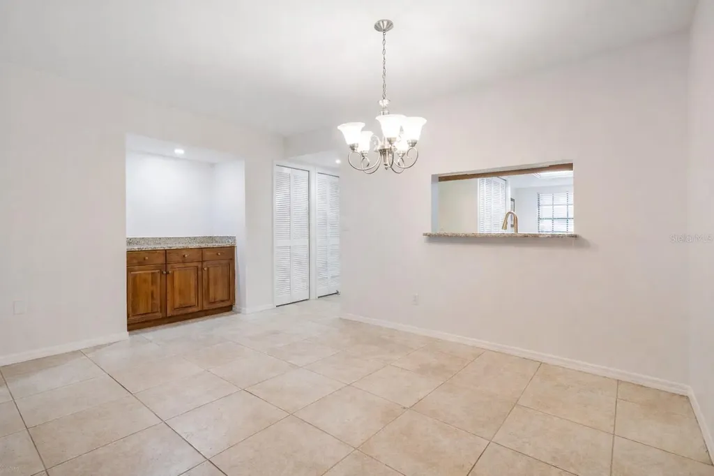 2020 Lakeview Drive Clearwater FL 33763