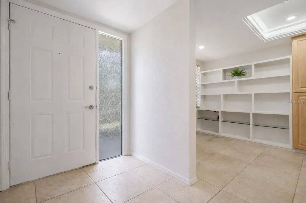2020 Lakeview Drive Clearwater FL 33763