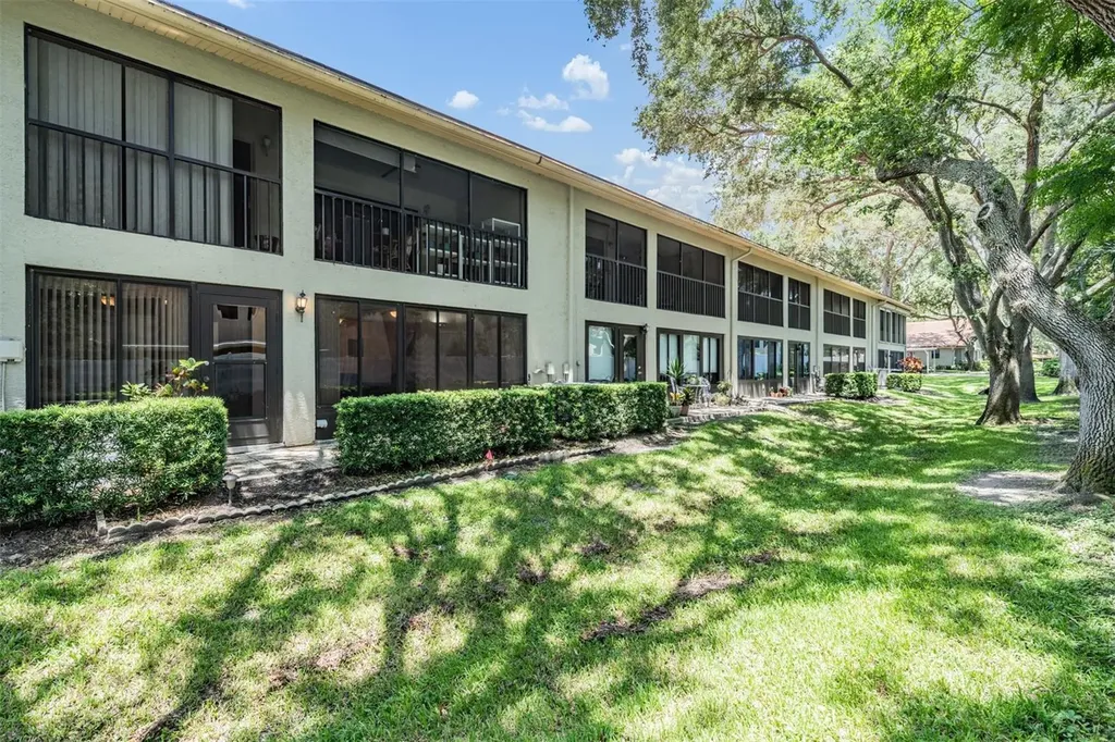2020 Lakeview Drive Clearwater FL 33763