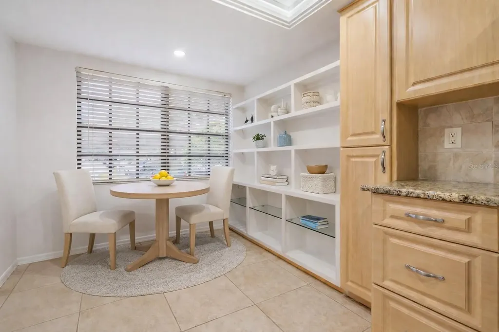 2020 Lakeview Drive Clearwater FL 33763