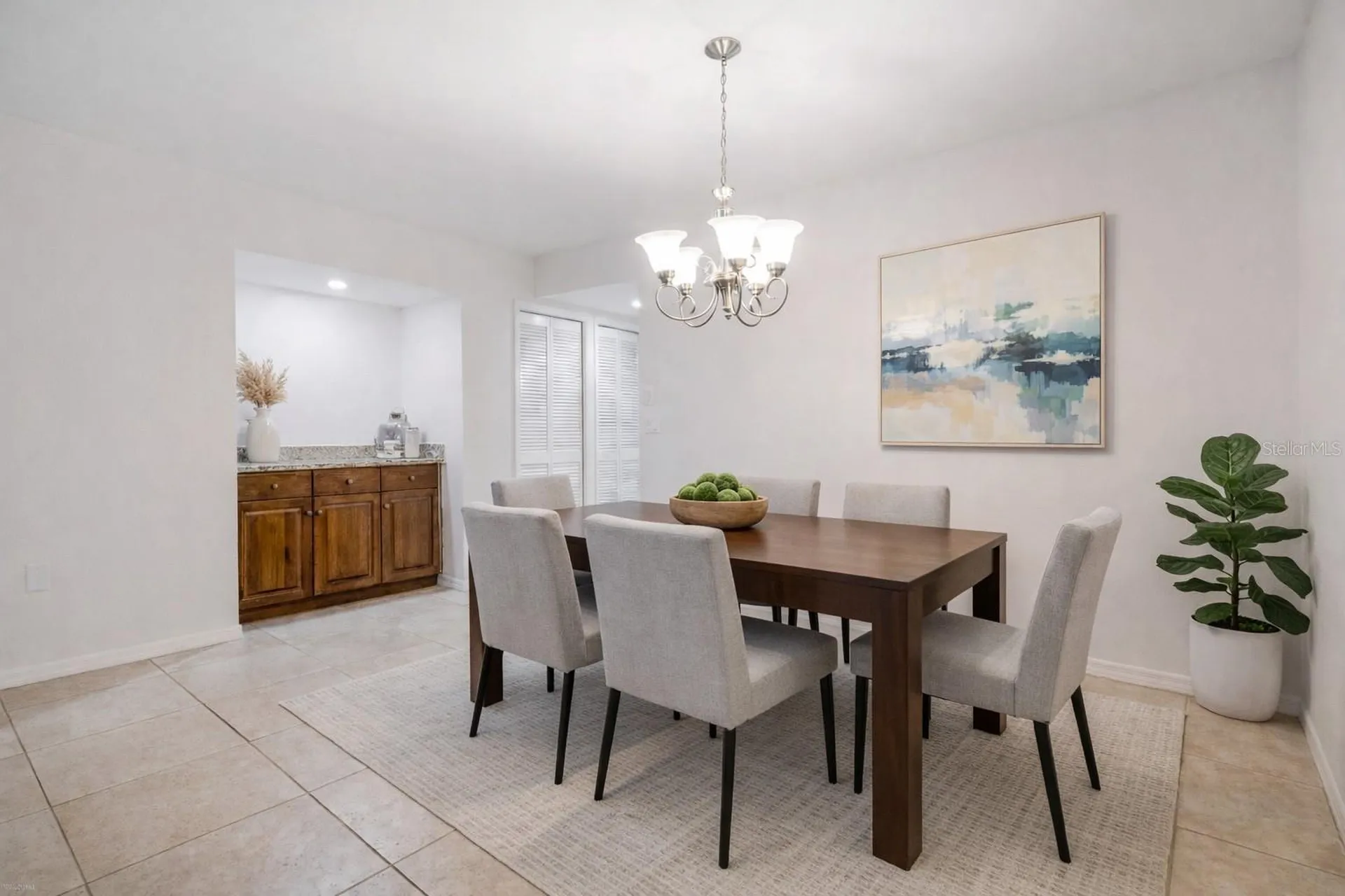 2020 Lakeview Drive Clearwater FL 33763