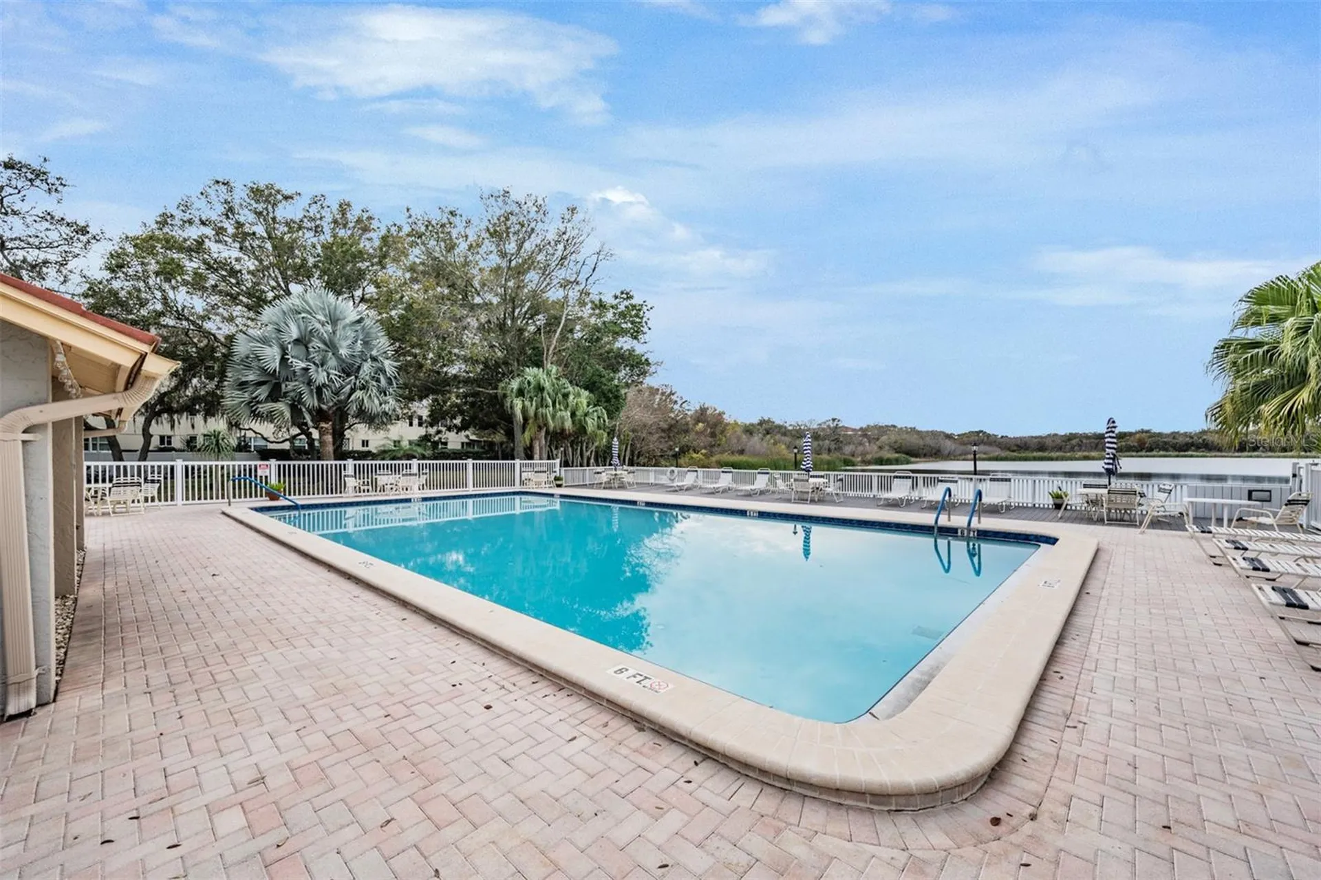 2020 Lakeview Drive Clearwater FL 33763
