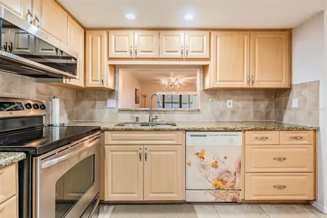 2020 Lakeview Drive Clearwater FL 33763