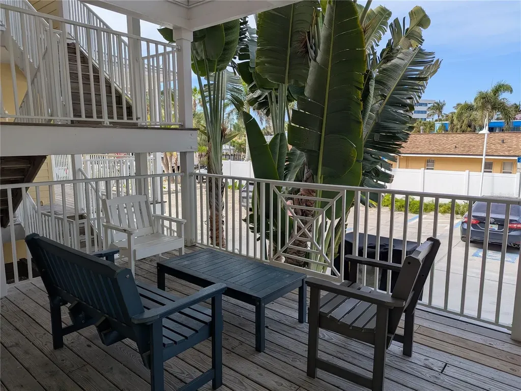 6732 Sarasea Circle Sarasota FL 34242