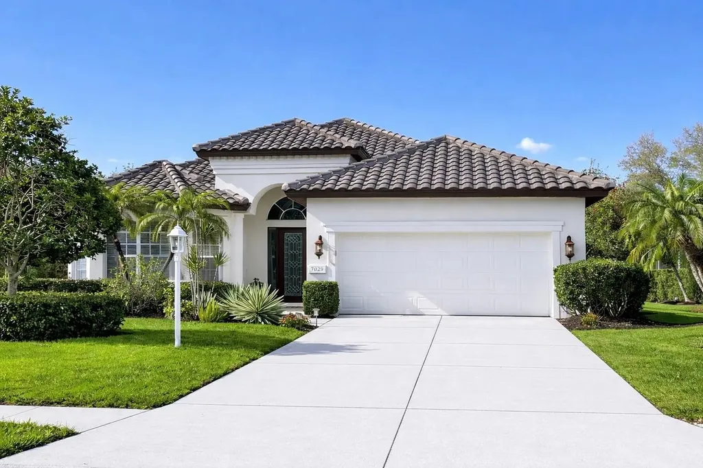 7029 Lennox Place University Park FL 34201