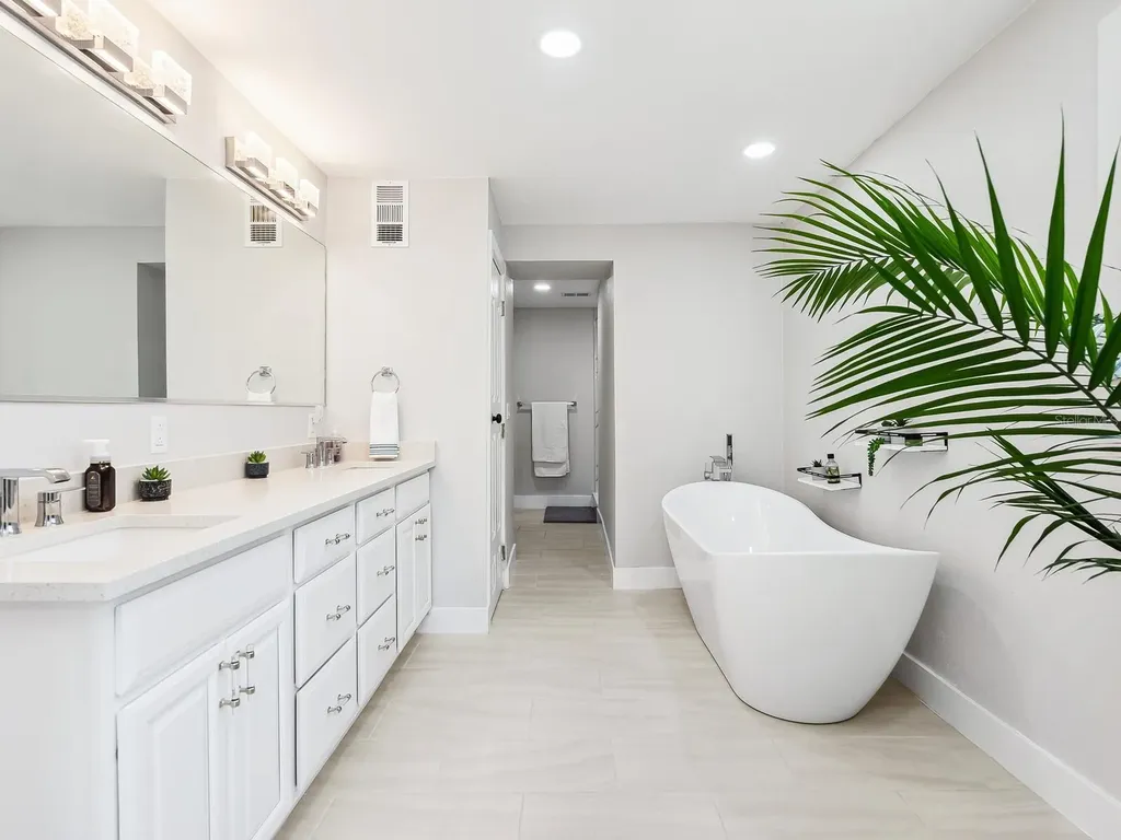 221 Lychee Road Nokomis FL 34275