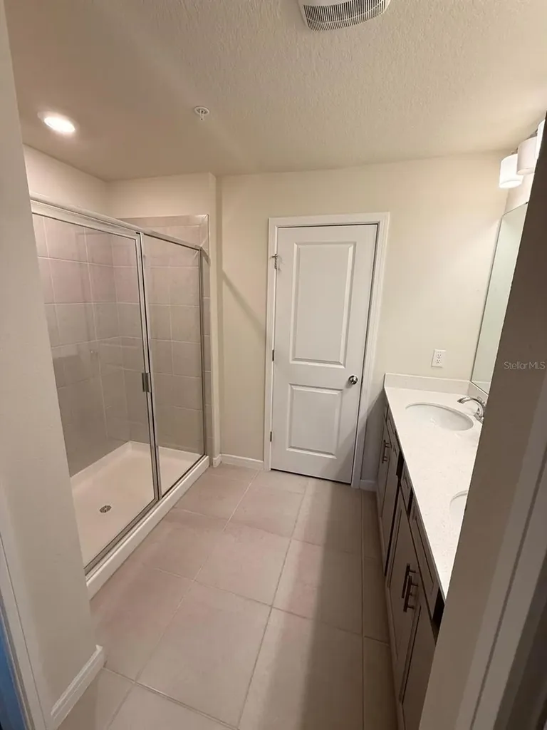 10923 Leafshore Loop Orlando FL 32829