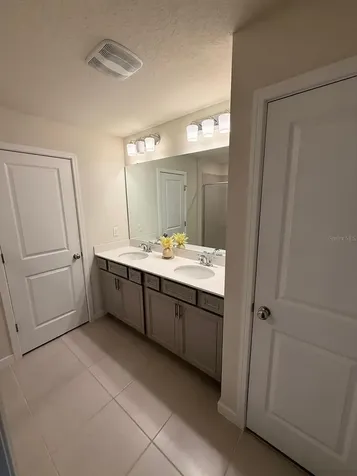 10923 Leafshore Loop Orlando FL 32829