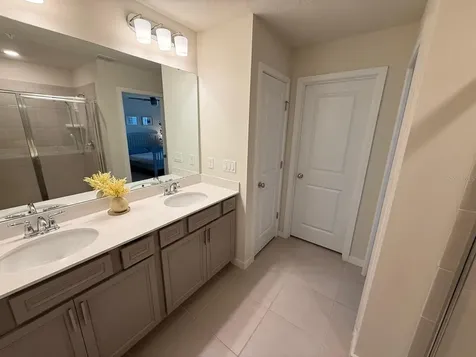 10923 Leafshore Loop Orlando FL 32829