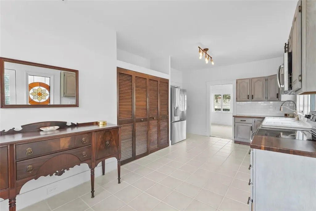 1550 3rd Avenue W Bradenton FL 34205