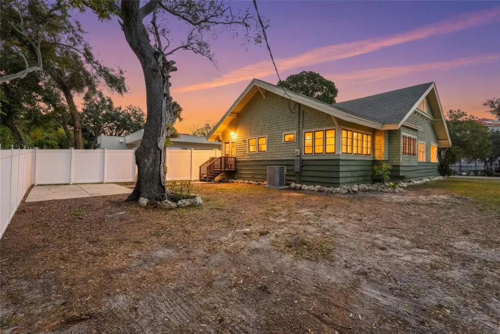 1550 3rd Avenue W Bradenton FL 34205