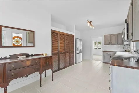 1550 3rd Avenue W Bradenton FL 34205