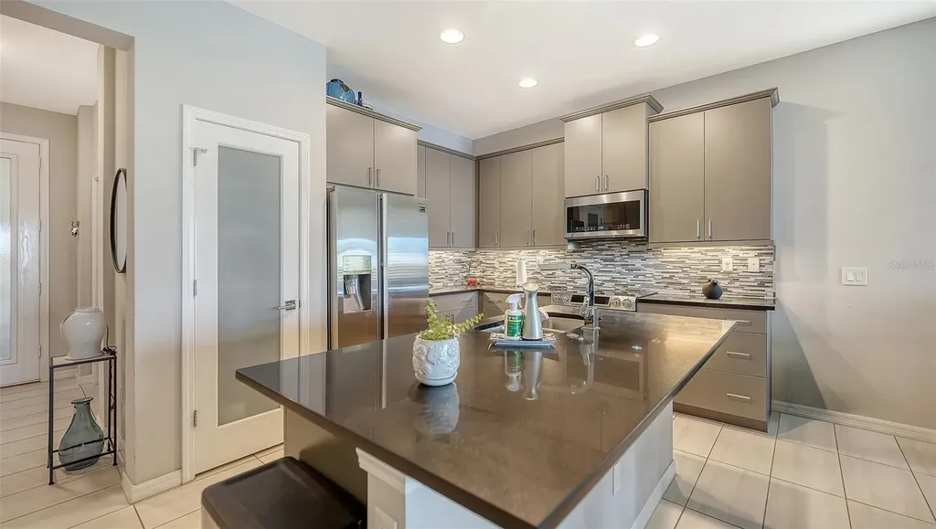 3115 Trustee Avenue Sarasota FL 34243