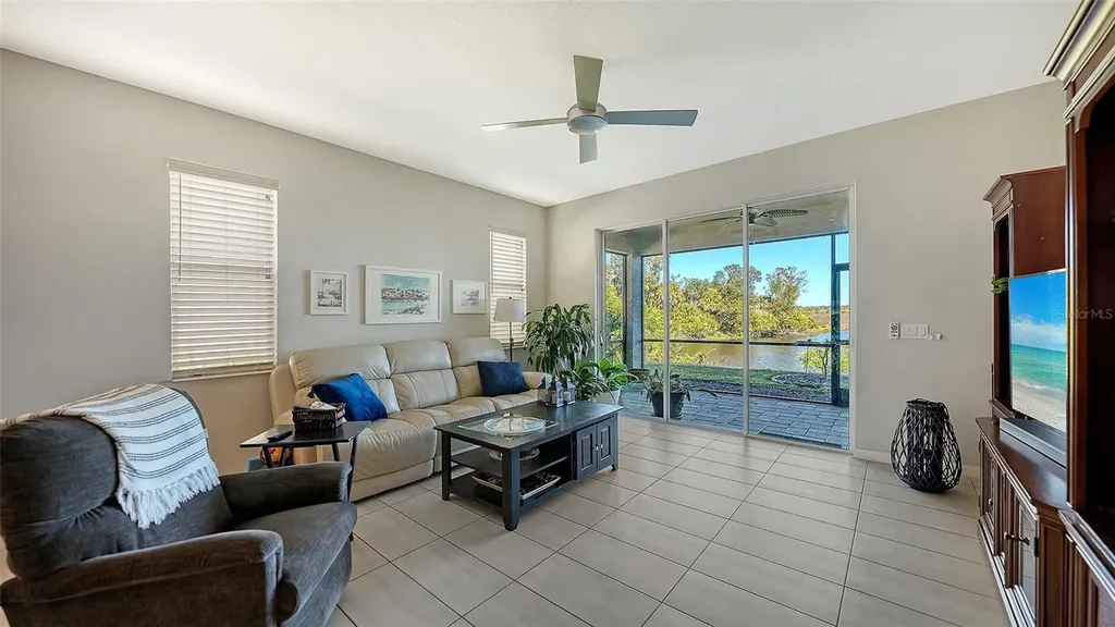 3115 Trustee Avenue Sarasota FL 34243