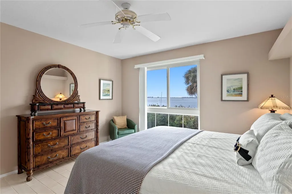 4717 Dolphin Cay Lane S St Petersburg FL 33711