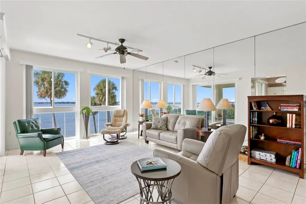 4717 Dolphin Cay Lane S St Petersburg FL 33711