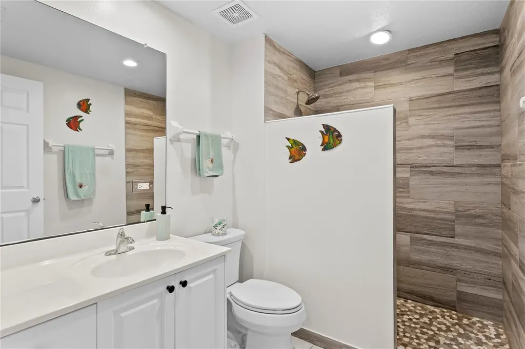 4717 Dolphin Cay Lane S St Petersburg FL 33711
