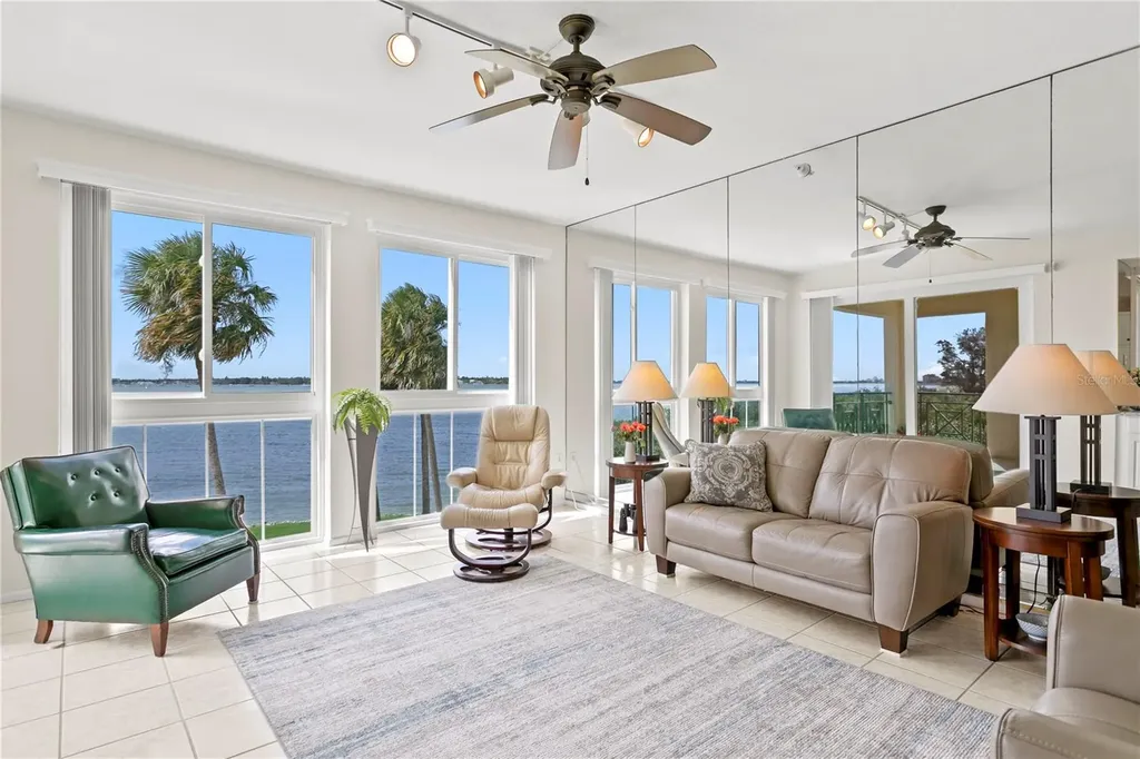 4717 Dolphin Cay Lane S St Petersburg FL 33711