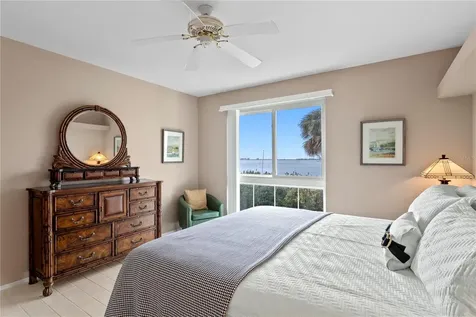 4717 Dolphin Cay Lane S St Petersburg FL 33711