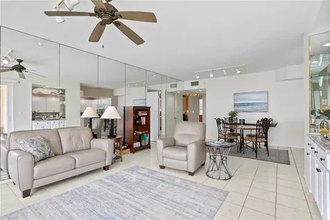 4717 Dolphin Cay Lane S St Petersburg FL 33711