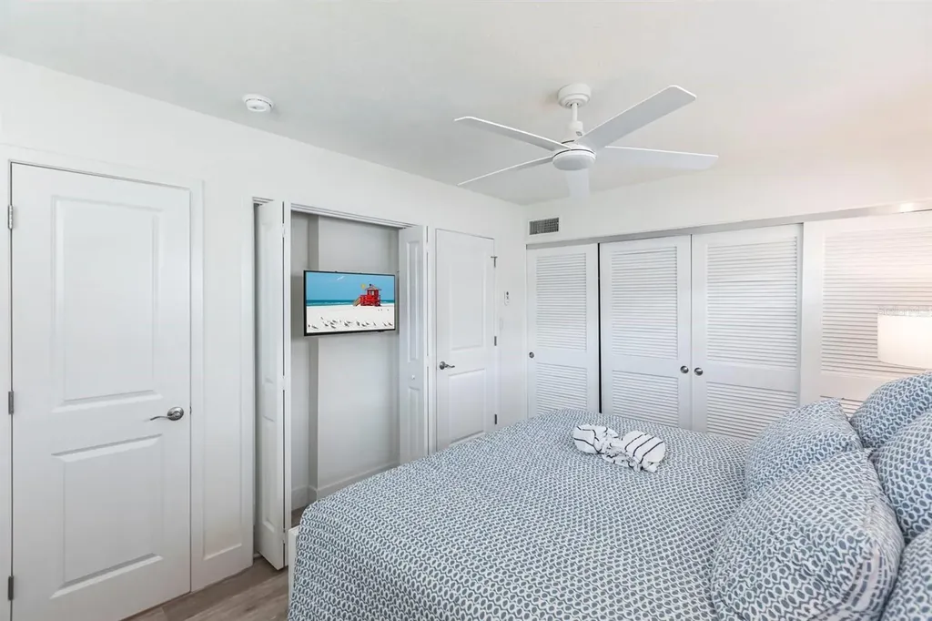 6020 Midnight Pass Road Sarasota FL 34242