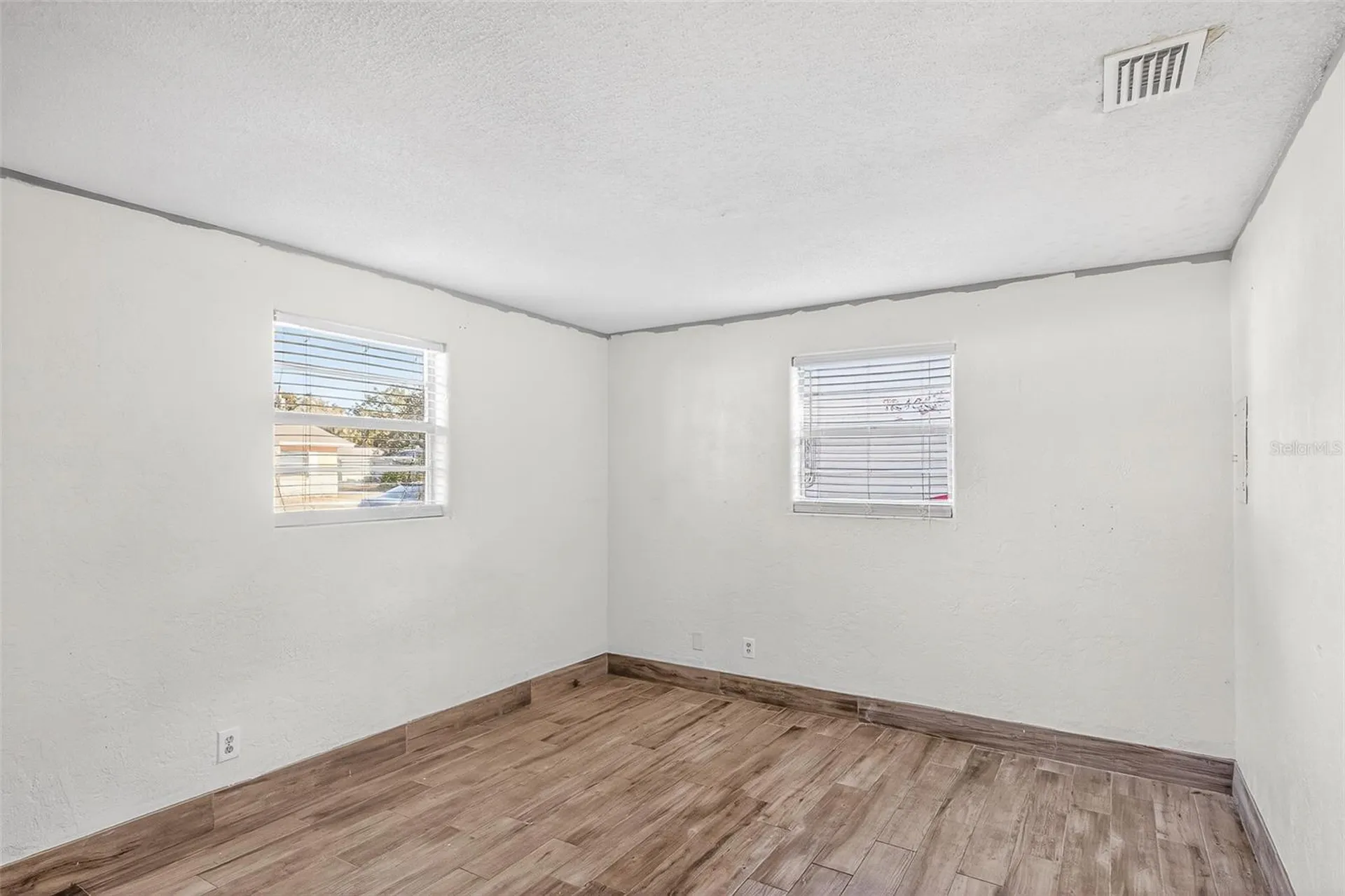 1806 James Street South Daytona FL 32119