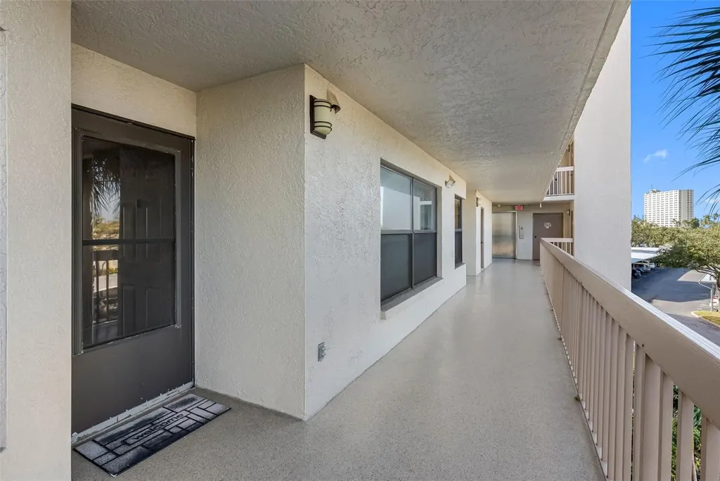 1316 Pasadena Avenue S South Pasadena FL 33707