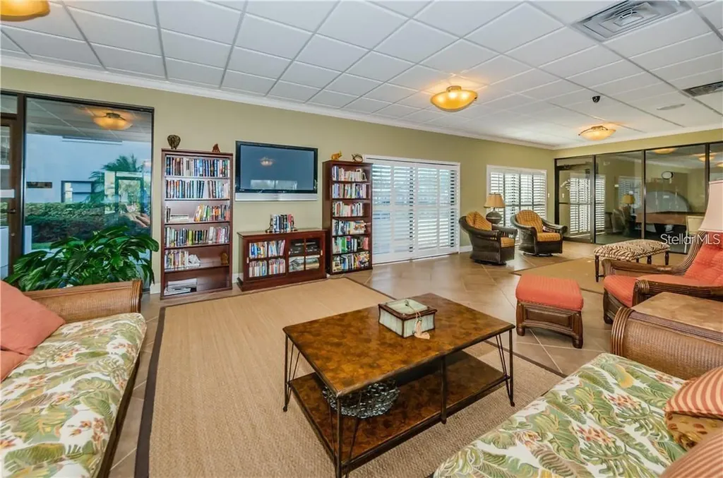 1316 Pasadena Avenue S South Pasadena FL 33707