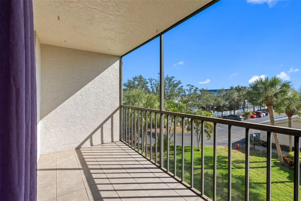 1316 Pasadena Avenue S South Pasadena FL 33707