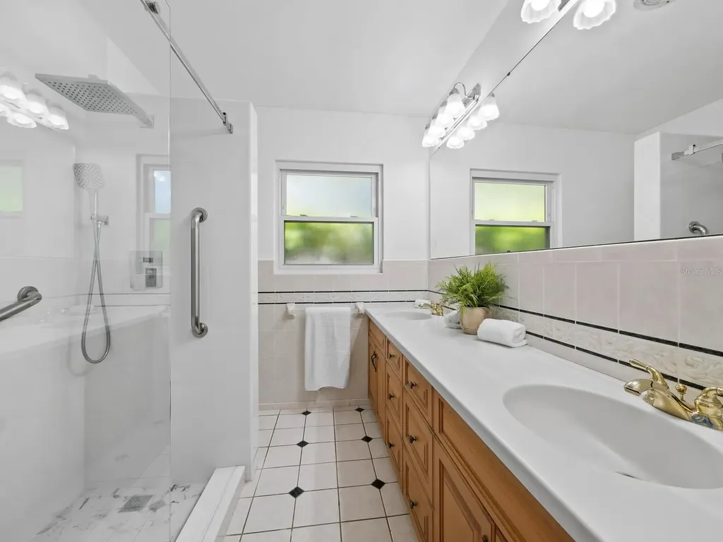 4808 Riverwood Avenue Sarasota FL 34231