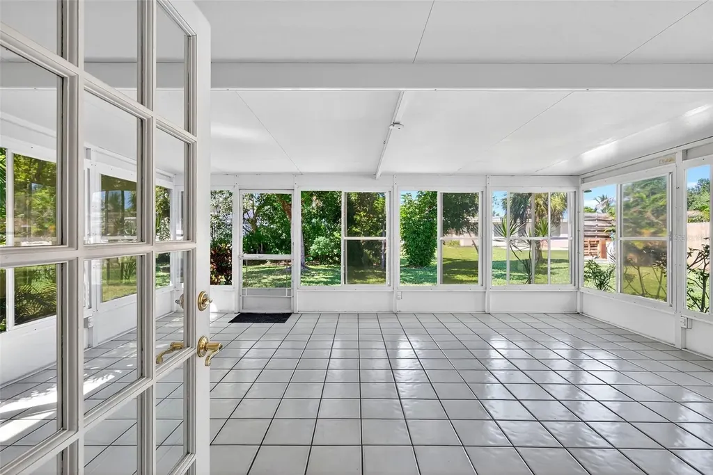 4808 Riverwood Avenue Sarasota FL 34231