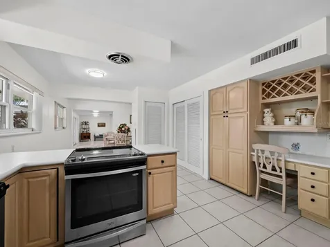 4808 Riverwood Avenue Sarasota FL 34231