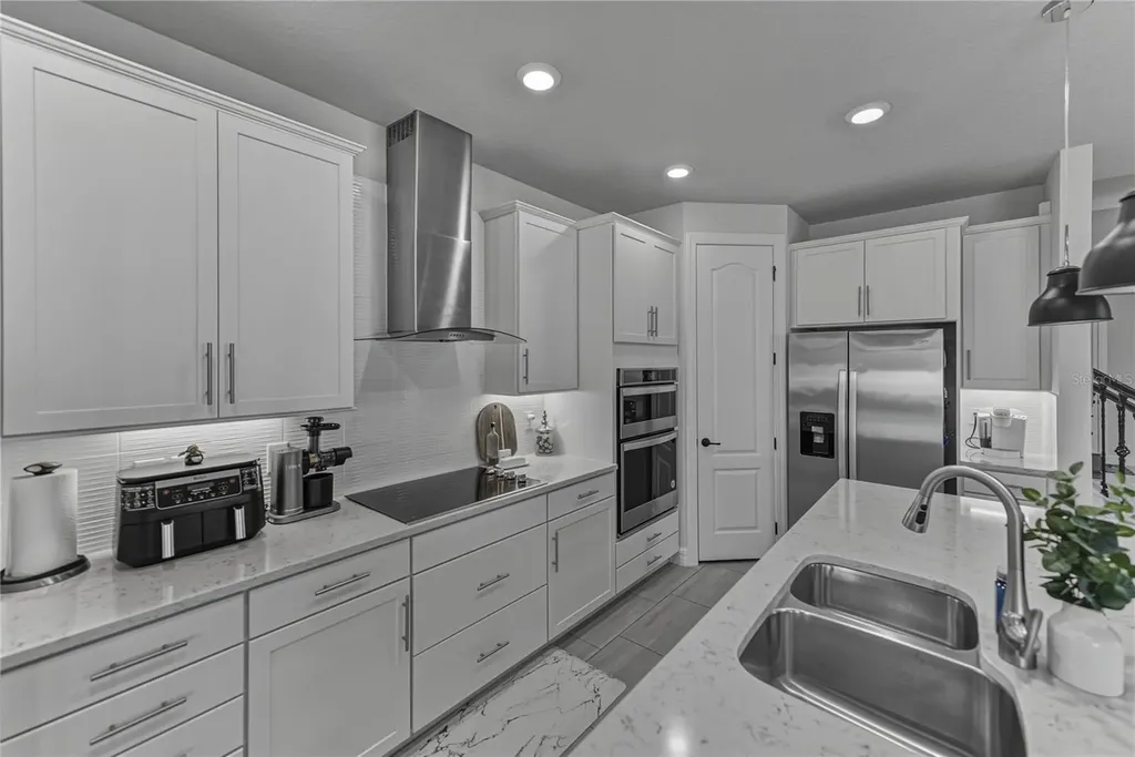 7430 Pool Compass Loop Wesley Chapel FL 33545