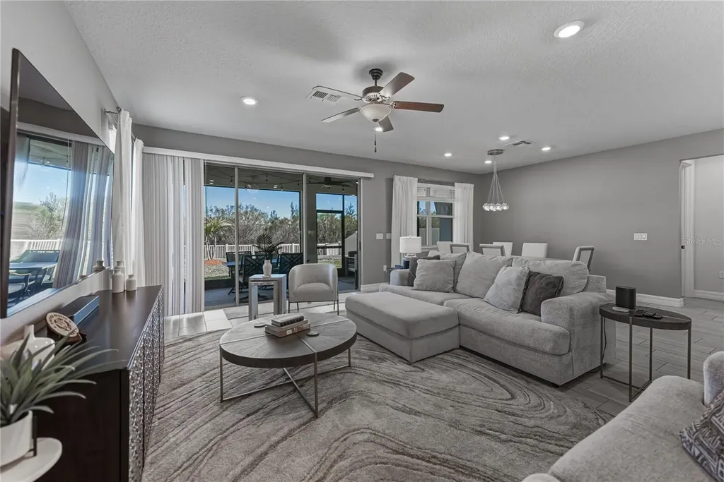 7430 Pool Compass Loop Wesley Chapel FL 33545