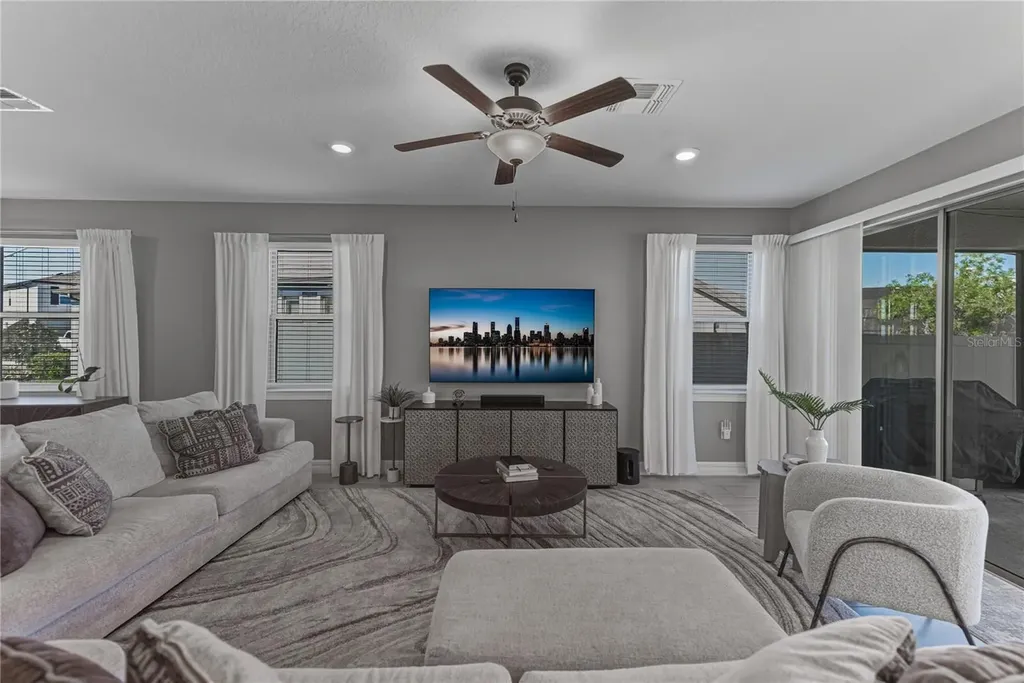 7430 Pool Compass Loop Wesley Chapel FL 33545