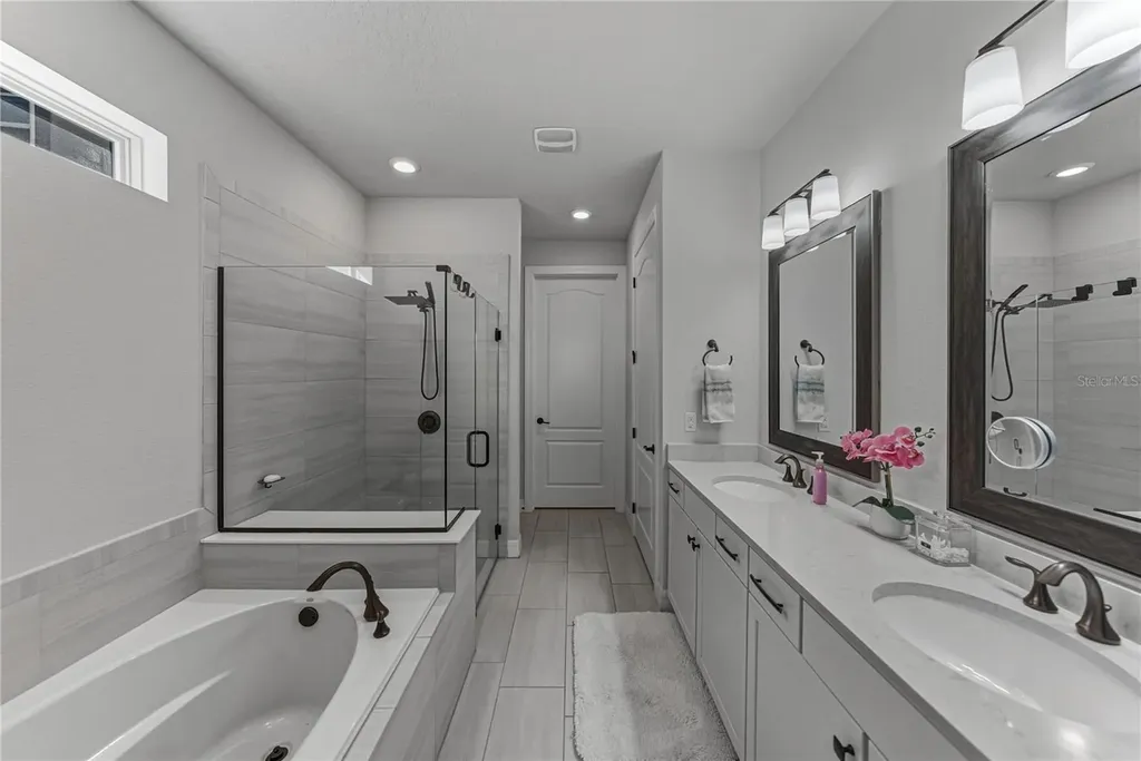 7430 Pool Compass Loop Wesley Chapel FL 33545