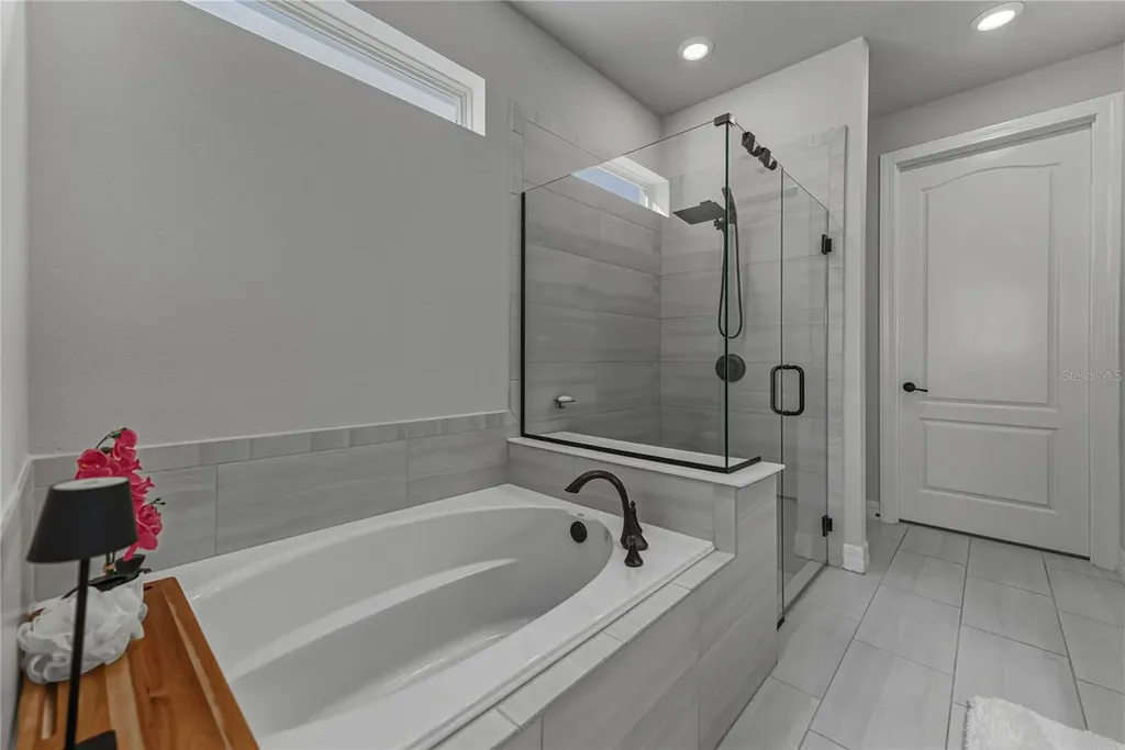 7430 Pool Compass Loop Wesley Chapel FL 33545