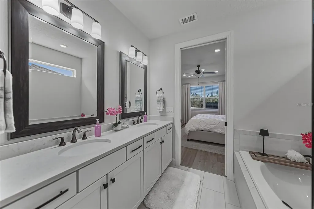 7430 Pool Compass Loop Wesley Chapel FL 33545