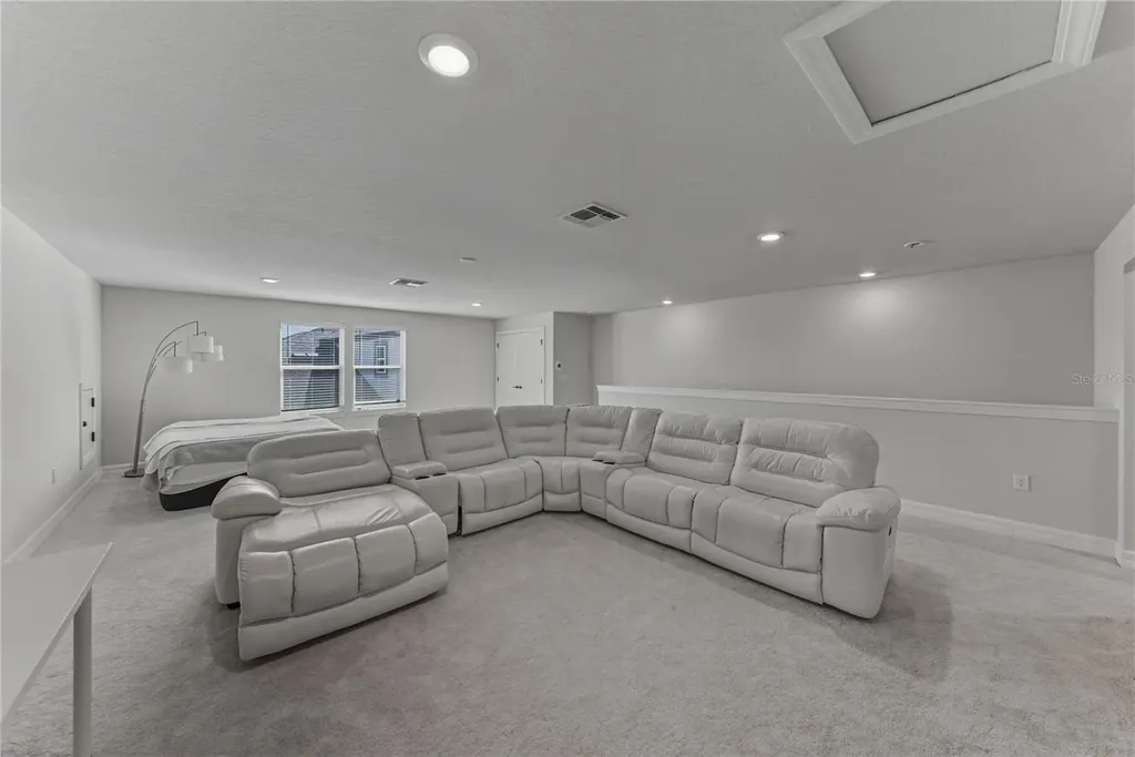 7430 Pool Compass Loop Wesley Chapel FL 33545