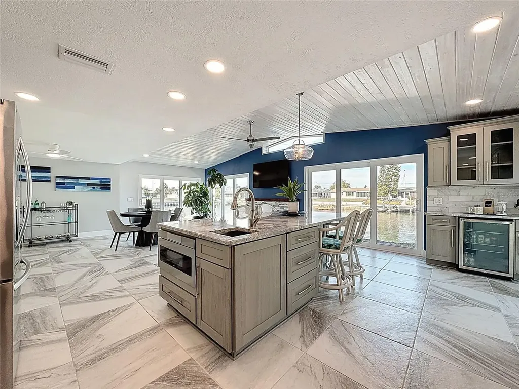 12821 2nd Isle Hudson FL 34667