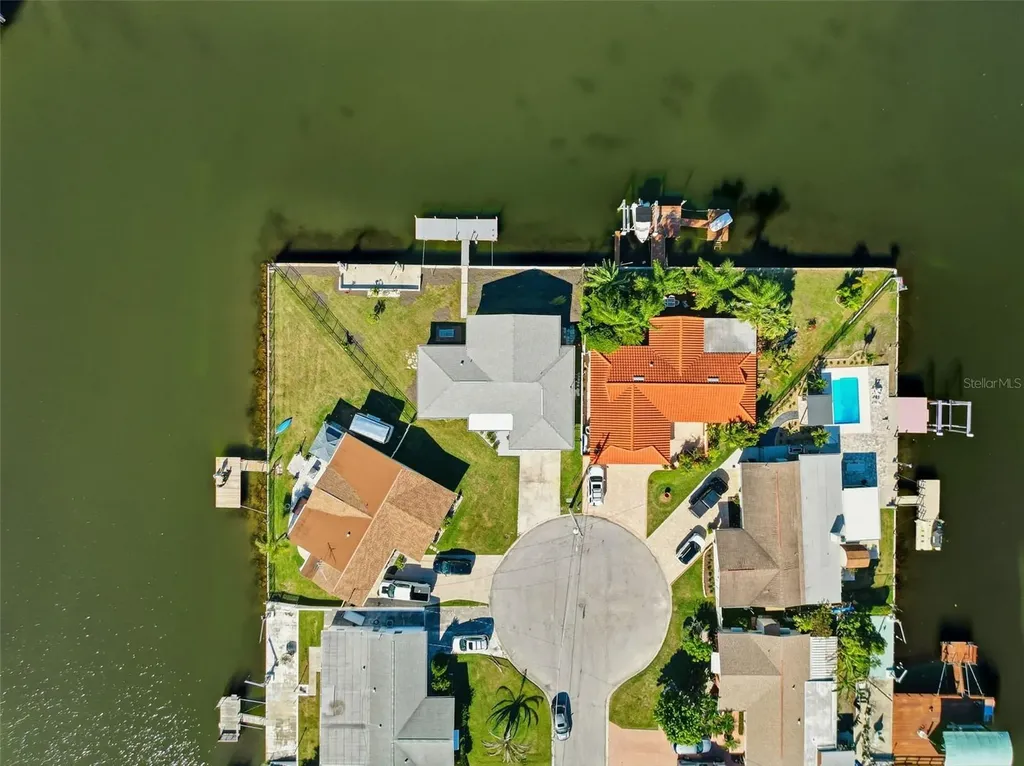 12821 2nd Isle Hudson FL 34667